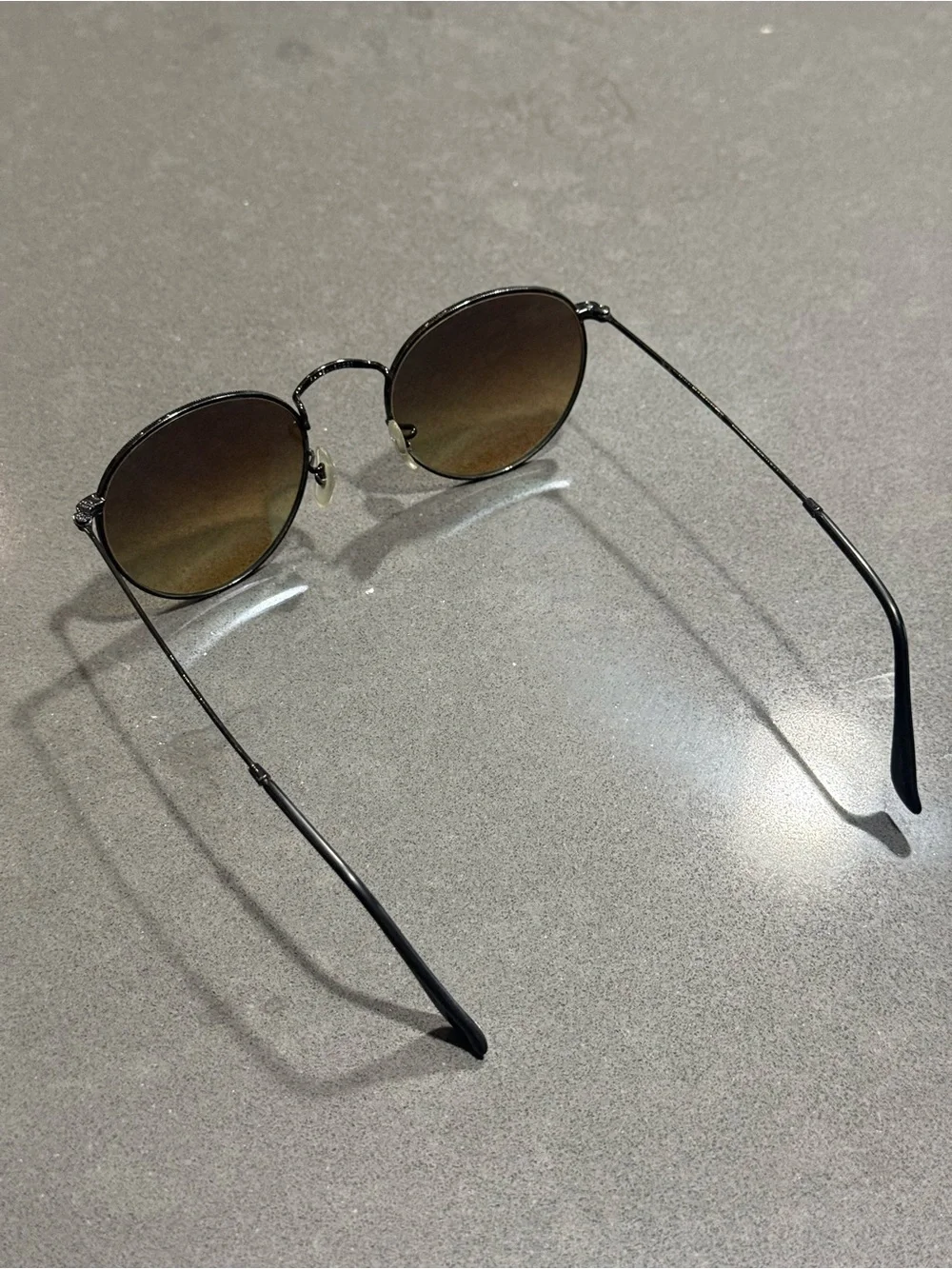 Ray-Ban Round Sunglasses with brown leather case